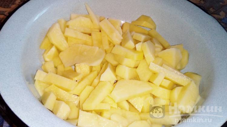 Картофель со стручковой фасолью на сковороде - фото шаг 5