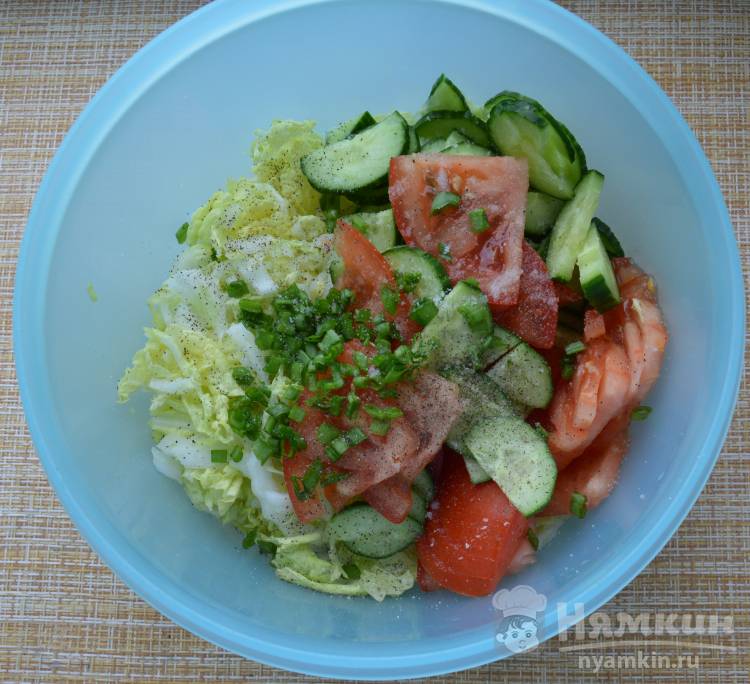 Салат с пекинской капустой помидорами и огурцами - фото шаг 4