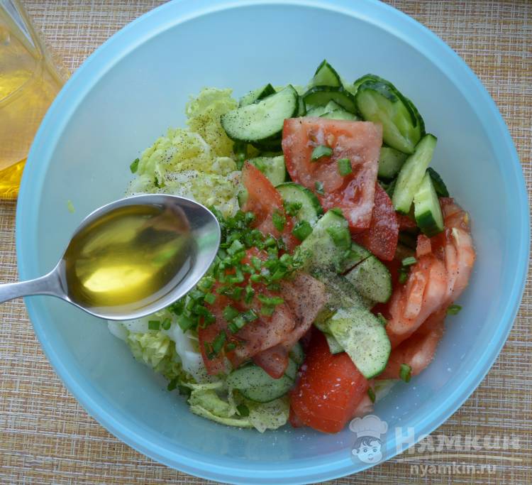 Салат с пекинской капустой помидорами и огурцами - фото шаг 5
