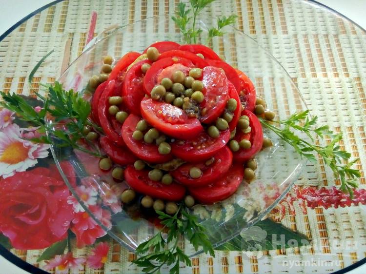 Салат Аленький цветочек из кабачков, помидоров и зеленого горошка - фото шаг 6