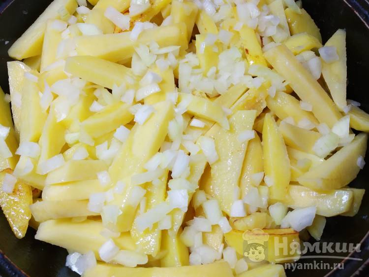 Картофель с луком жареный на сливочном масле - фото шаг 3