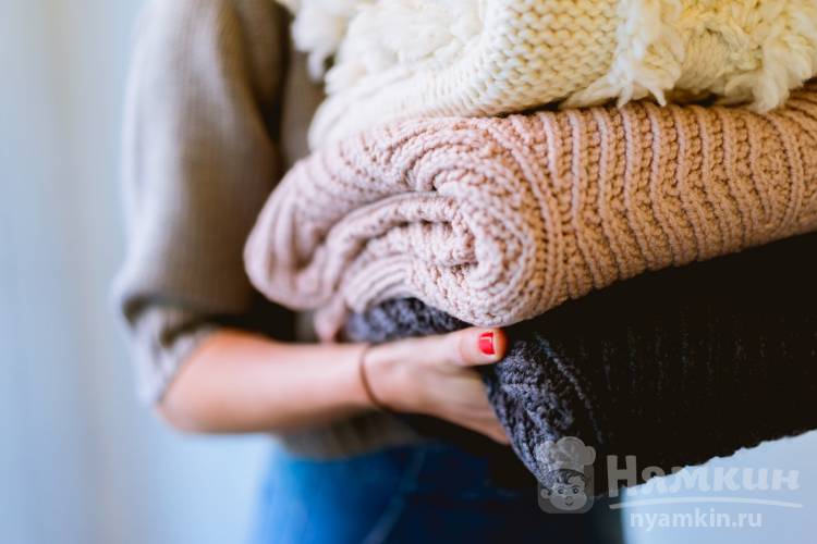 Как стирать вязаные шарфы, свитера и кофты в домашних условиях