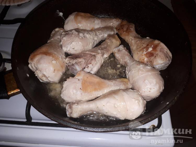 Куриные ножки с майонезом жареные на сковороде - фото шаг 3