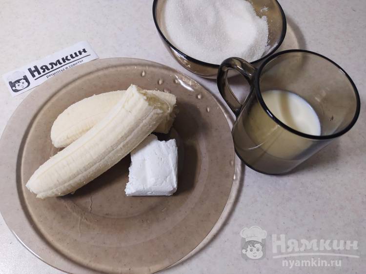 Смузи из банана, творога и молока - фото шаг 1