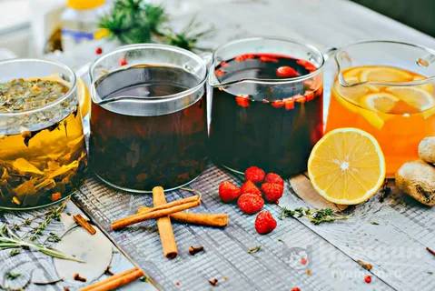 5 рецептов согревающих чаев на холода: с имбирем, калиной, пряностями и травами