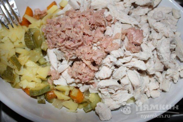 Салат из куриной грудки с майонезом - фото шаг 3