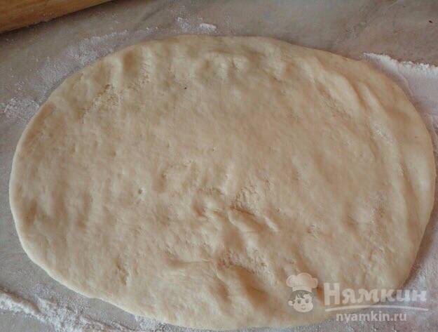 Готовое тесто для хачапури. Адыгейский сыр в хачапури. Толщина и диаметр раскатанного теста для хачапури с сыром. Раскатать тесто для хачапури картинка. Сыр для хачапури купить