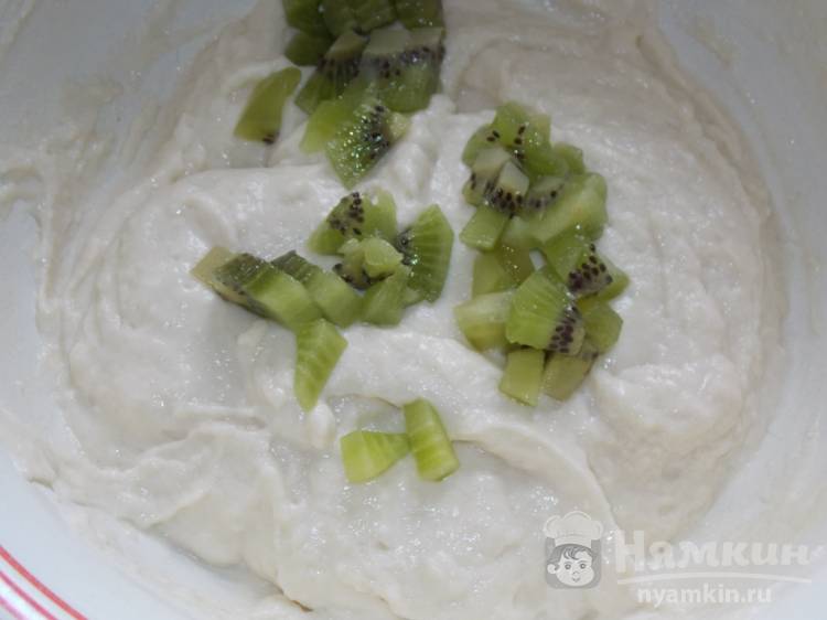Дрожжевые оладьи с рисовой мукой и киви - фото шаг 5