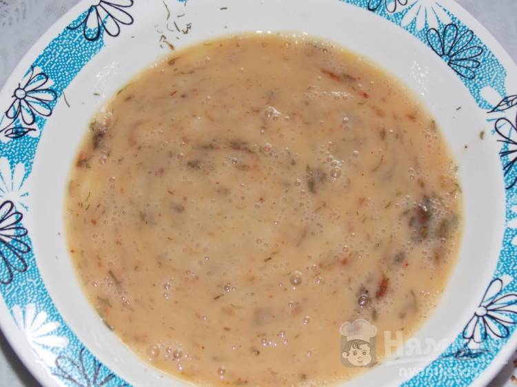 Яичница с кетчупом и соевым соусом - фото шаг 4