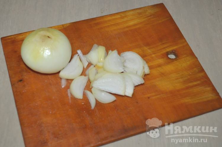 Вкусная яичница на овощной подушки - фото шаг 2