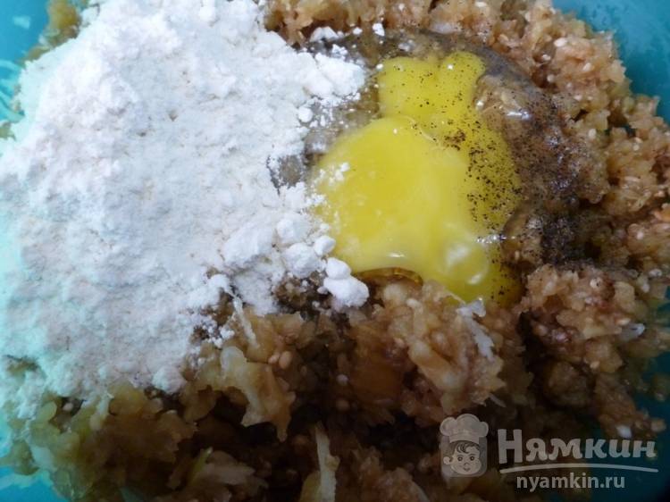 Оладьи из баклажанов быстро и вкусно - фото шаг 3