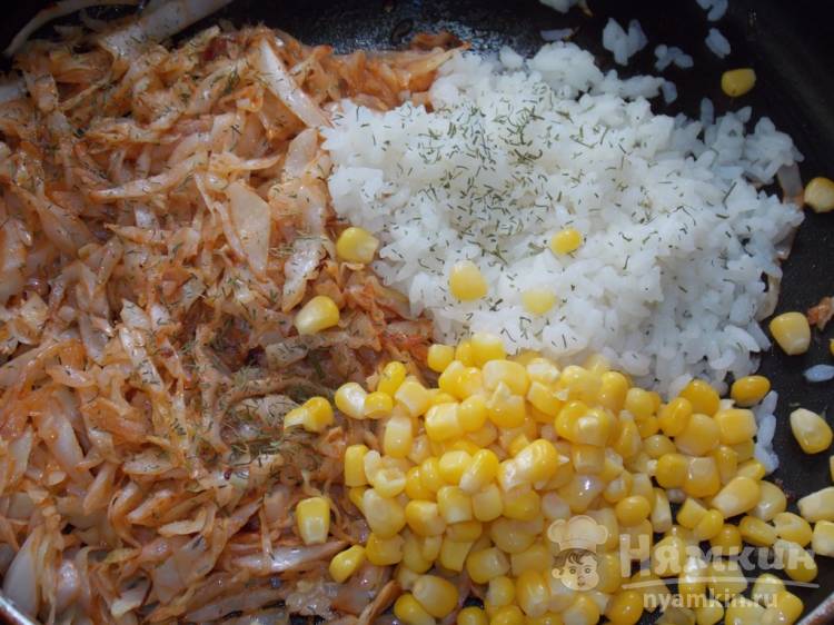 Фаршированный перец с кукурузой в мультиварке - фото шаг 3