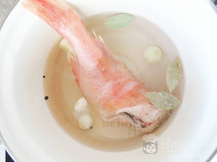 Уха из морского окуня без головы рецепт с фото пошагово