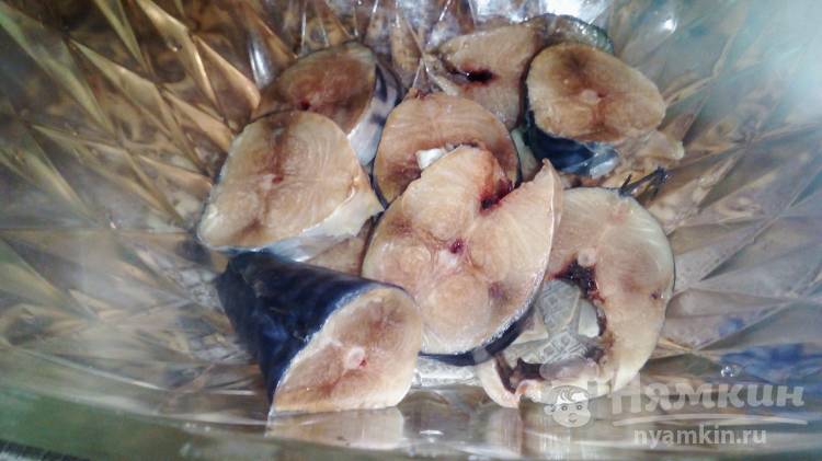 Праздничная скумбрия с лимоном и специями - фото шаг 1