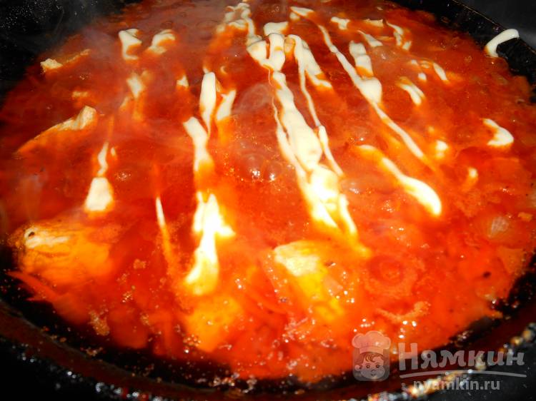 Куриное филе тушеное с овощами в томате - фото шаг 6