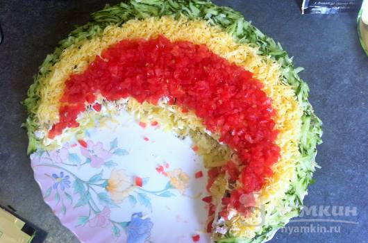 Рецепт красочного салата в форме 
