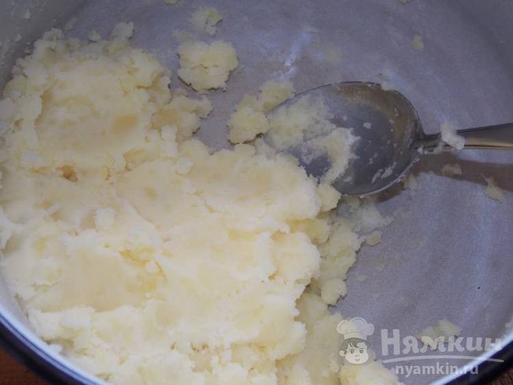 Картофельные ватрушки с овощами под сыром - фото шаг 5