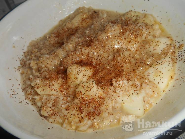 Овсяная каша с корицей, яблоком и медом на завтрак - фото шаг 4