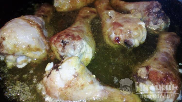 Куриные голени с куркумой и имбирем на сковороде - фото шаг 5