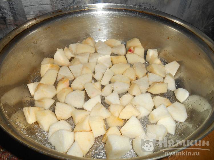 Шарлотка с яблоками - фото шаг 5