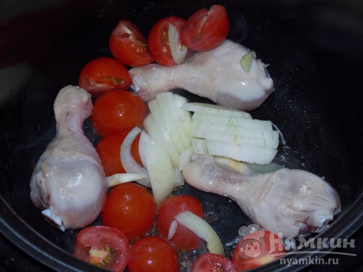Куриные голени с черри и огурцом в мультиварке - фото шаг 2