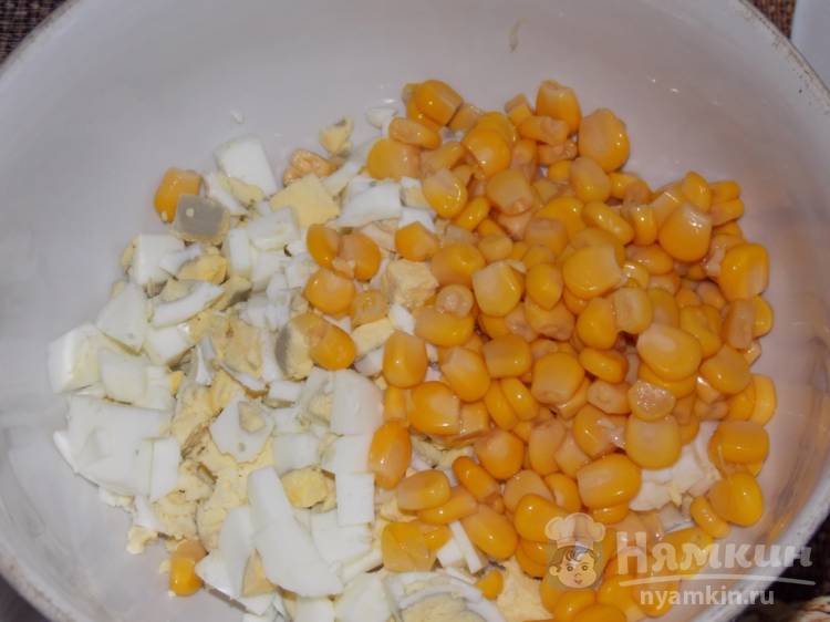 Салат с ананасом и кукурузой - фото шаг 1
