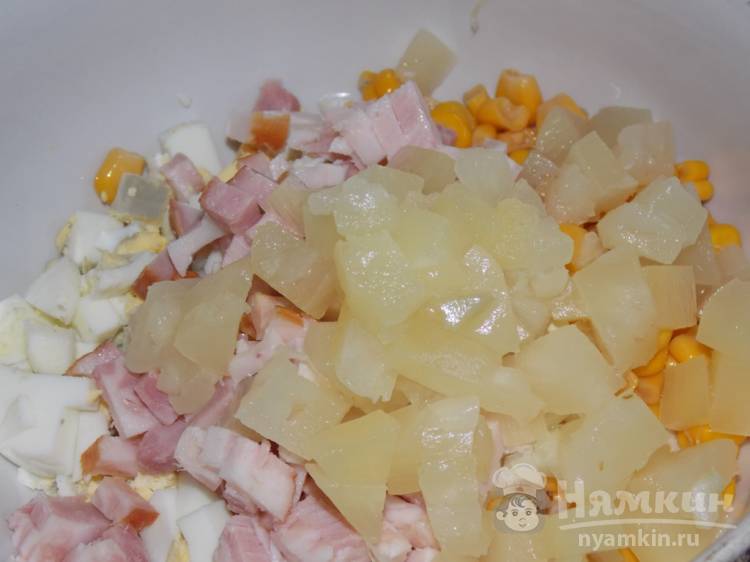 Салат с ананасом и кукурузой - фото шаг 4