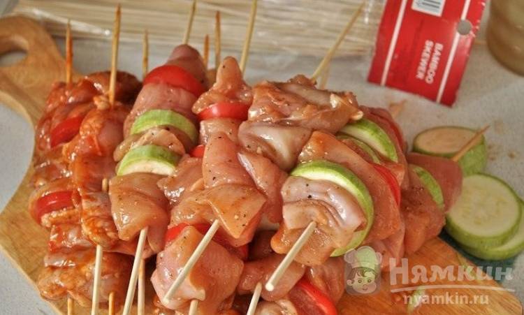 Шашлык из курицы в духовке - фото шаг 1