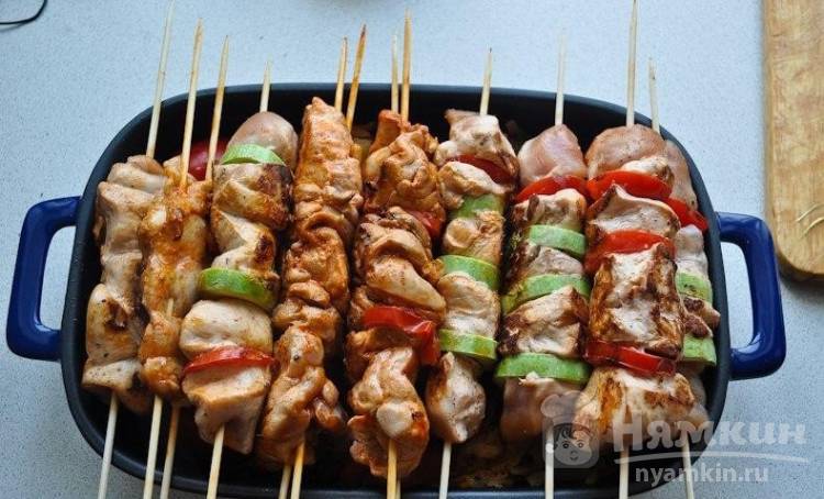 Шашлык из курицы в духовке - фото шаг 3