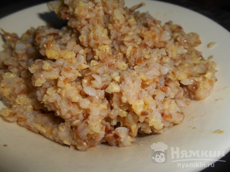 Каша Дружба в мультиварке: пшеничная крупа, пшено, гречка - фото шаг 5