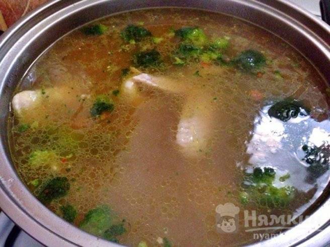 Куриный суп с брокколи и консервированной фасолью - фото шаг 5