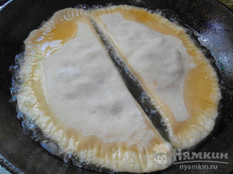 Домашние чебуреки с мясом - фото шаг 8