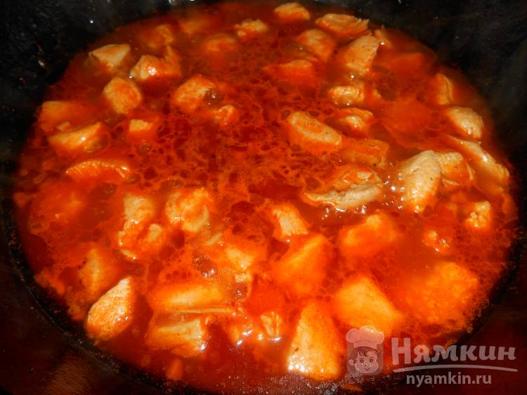 Макароны с куриным филе в томате - фото шаг 3
