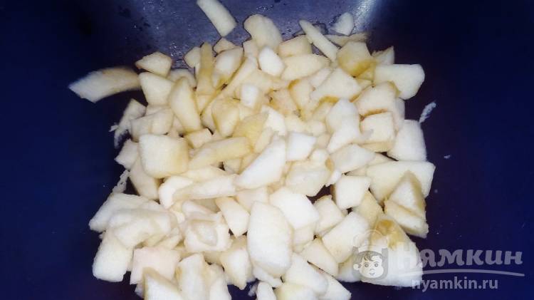Пшенная каша на молоке с изюмом и яблоком - фото шаг 7
