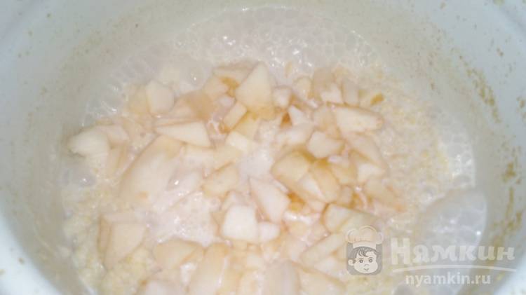 Пшенная каша на молоке с изюмом и яблоком - фото шаг 8