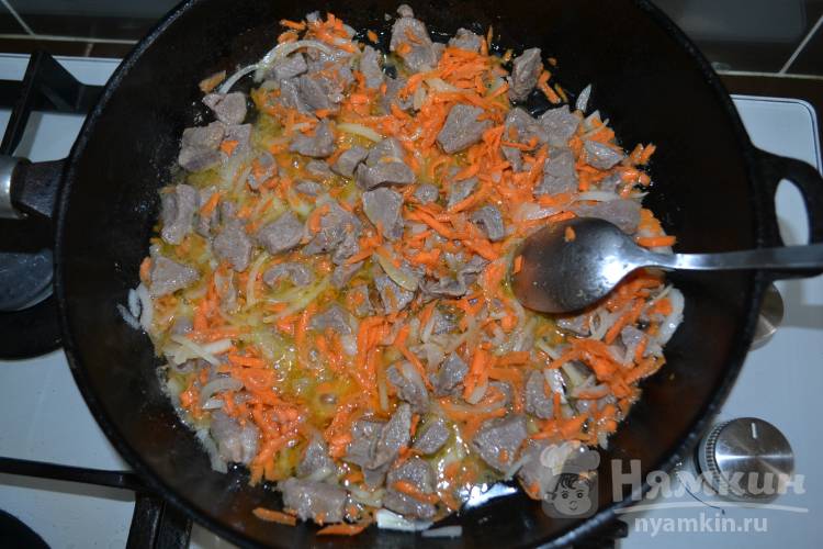 Гречка с говядиной на сковородке - фото шаг 7