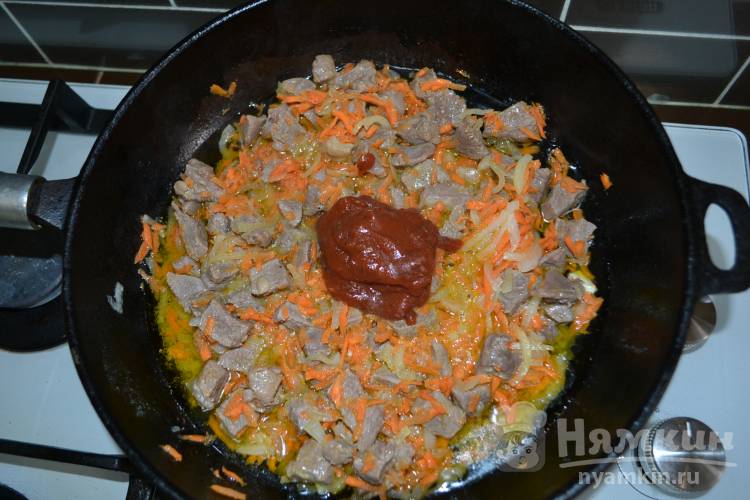 Гречка с говядиной на сковородке - фото шаг 8