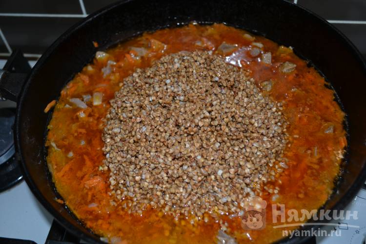 Гречка с говядиной на сковородке - фото шаг 9