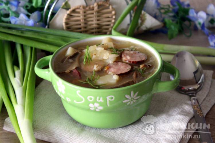 Суп с капустой, грибами и копчеными колбасками - фото шаг 9