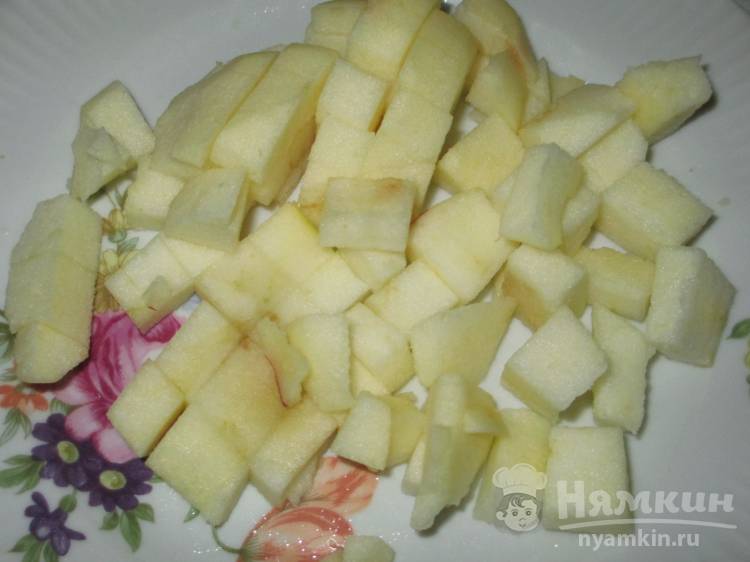 Жидкая овсяная каша с кусочками яблока и добавлением молока - фото шаг 6