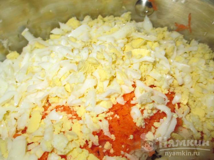Оригинальный холодный суп с чёрной редькой на тане со сметаной  - фото шаг 4