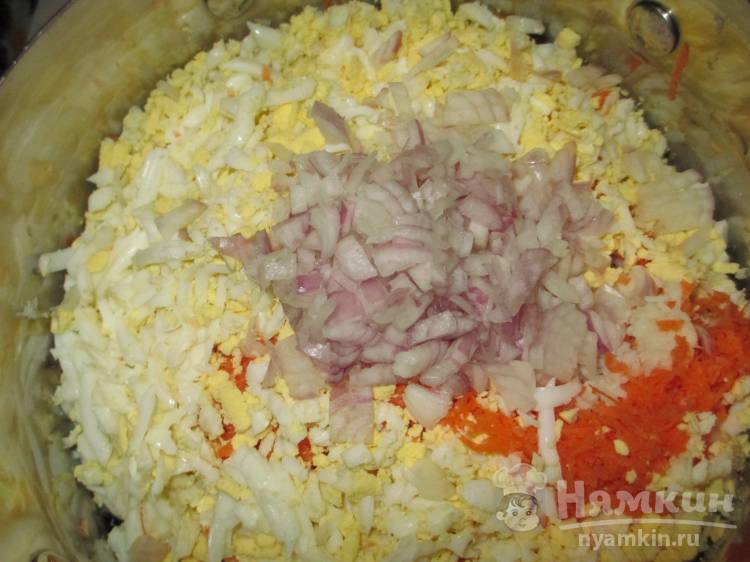 Оригинальный холодный суп с чёрной редькой на тане со сметаной  - фото шаг 5