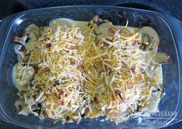 Запеченная куриная грудка с шампиньонами - фото шаг 4