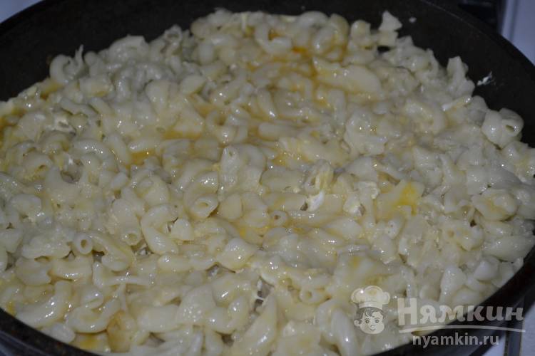 Макароны с сыром и яйцом  - фото шаг 4