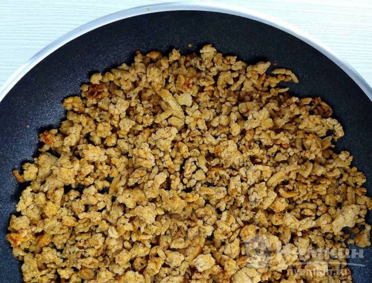 Ракушки фаршированные мясным фаршем в соусе - фото шаг 2