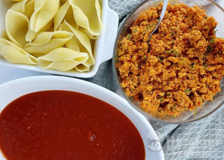 Ракушки фаршированные мясным фаршем в соусе - фото шаг 5