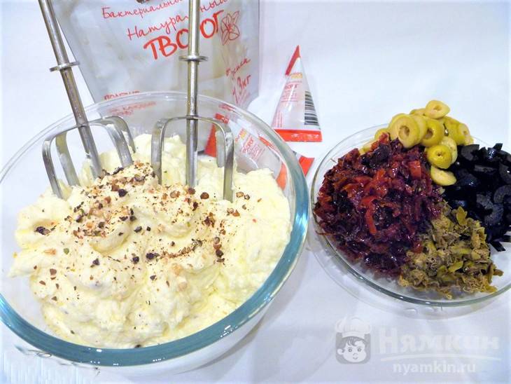 Творожный паштет с каперсами, оливками и маслинами - фото шаг 2