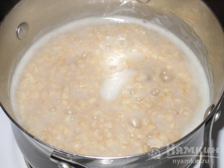 Вкусная овсяная каша с сыром и шоколадным трюфелем  - фото шаг 1