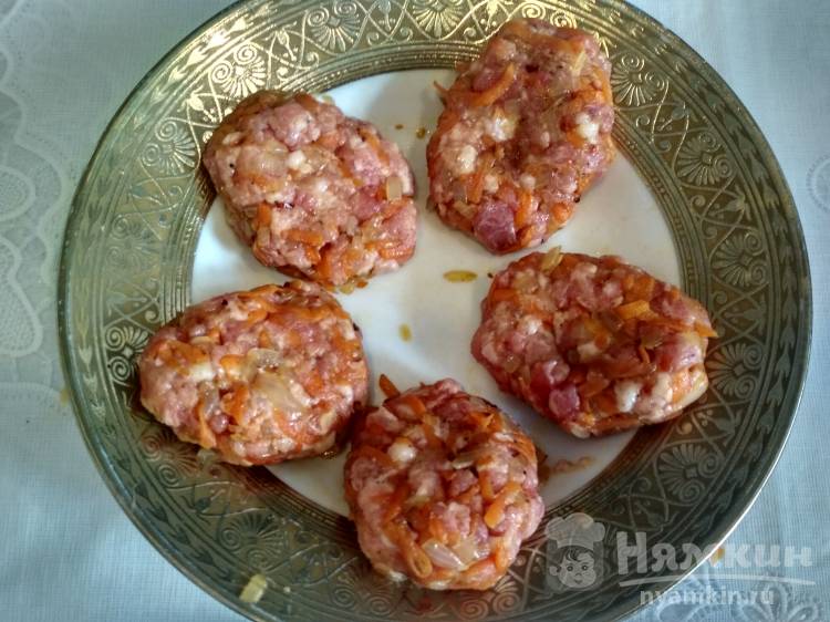 Сочные домашние котлеты - фото шаг 9