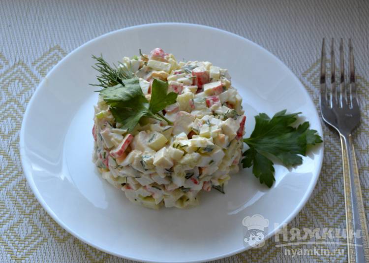 Вкусный салат с крабовыми палочками - фото шаг 5